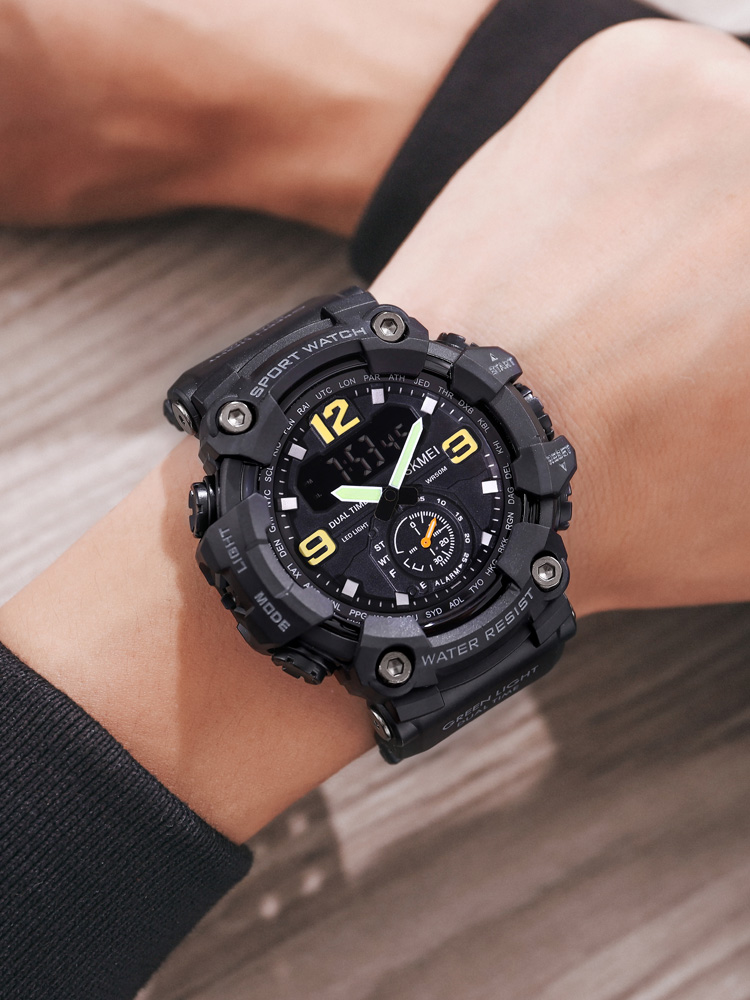 SKMEI Men Sport Digital Watch Dual Display Alarm Watch Waterproof Wristwatches Jam tangan lelaki For Man Men 1637